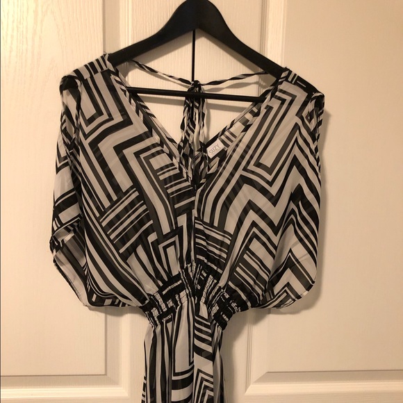 Suzy Shier Women’s V-neck Blouse - Picture 2 of 5